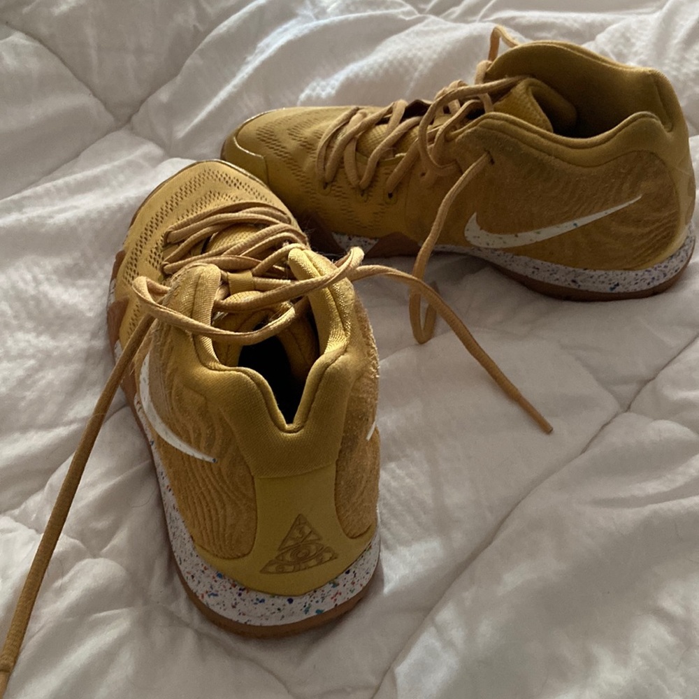 Boys cinnamon toast crunch runners.